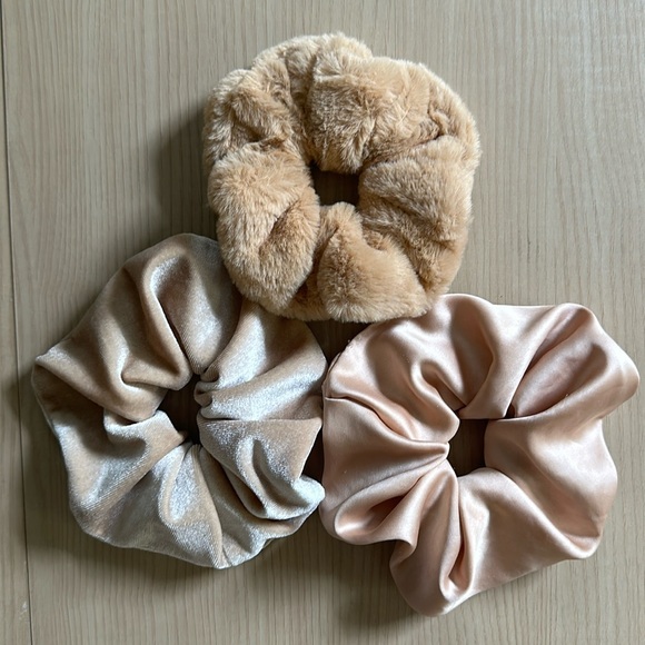 Express Scrunchie Set - Picture 1 of 8